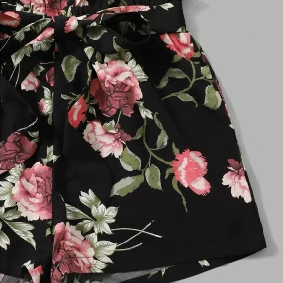 SHEIN Shorts - Picture 2 of 3